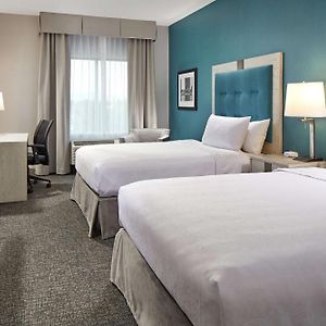 One-Bedroom Queen Suite Two Queen Beds